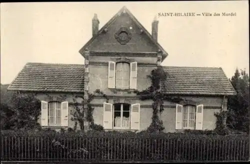 Ak Saint Hilaire Allier, Villa des Mordel, vue de face, volets ouverts
