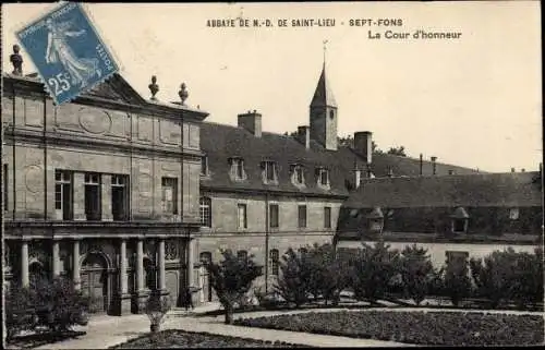 Ak Diou Allier, Abbaye de Notre Dame de Saint Lieu, Sept Fons, la Cour d'honneur