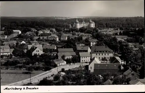 Ak Moritzburg in Sachsen, Gesamtansicht der Stadt mit Blick auf das Schloss