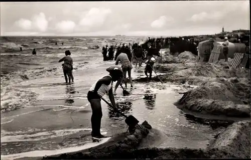 Ak Nordseebad Döse Cuxhaven, Hochwasser überschwemmt die Strandburgen