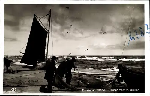 Ak Ostseebad Dahme in Holstein, Fischer machen seeklar