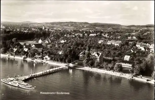 Ak Kressbronn am Bodensee, Dampfer am Anleger, Ort, Vogelschau