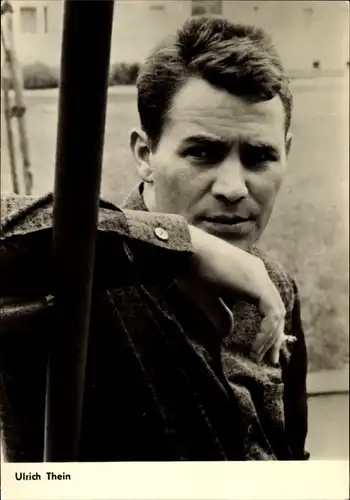 Ak Schauspieler Ulrich Thein, Portrait, Zigarette