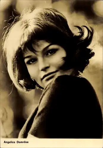 Ak Schauspielerin Angelica Domröse, Portrait