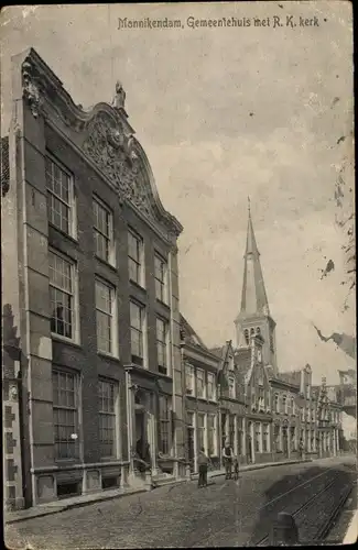 Ak Monnickendam Waterland Nordholland Niederlande, Gemeentehuis met R. K. Kerk