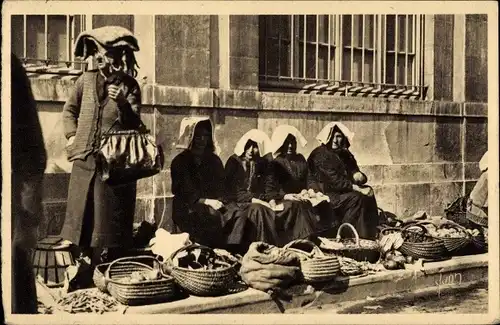 Ak Bagnères de Bigorre Hautes Pyrénées, Groupe de Marchandes au panier un jour de marche