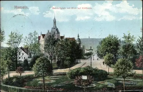 Ak Hameln an der Weser Niedersachsen, Bahnhofsplatz mit Blick auf Klütthurm