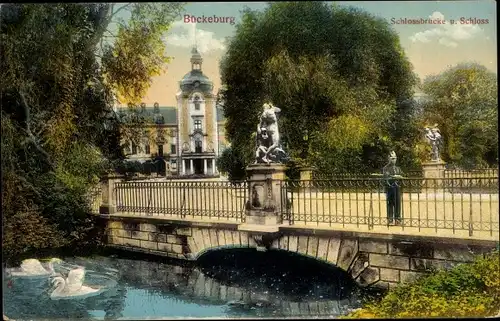 Ak Bückeburg im Kreis Schaumburg, Schlossbrücke und Schloss