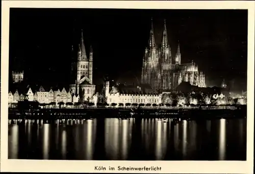 Ak Köln am Rhein, Stadt im Schweinwerferlicht