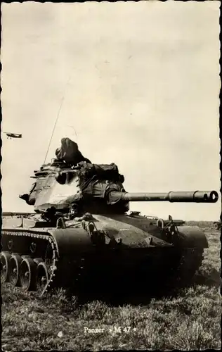 Ak Deutsche Bundeswehr, Panzer M 47 im Manöver