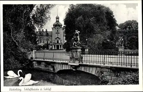 Ak Bückeburg im Kreis Schaumburg, Schlossbrücke und Schloss