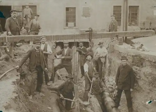 Foto Bauarbeiter, Baustelle, Kanalarbeiten