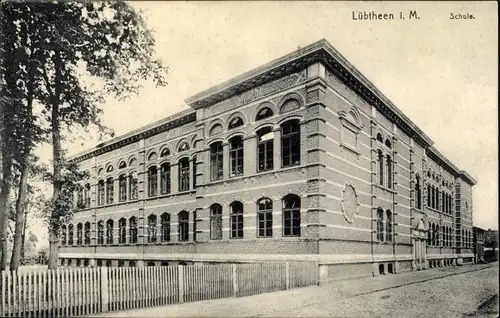 Ak Lübtheen in Mecklenburg, Schule