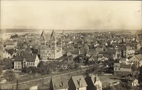 Foto Ak Andernach am Rhein, Kirche, Totalansicht der Ortschaft