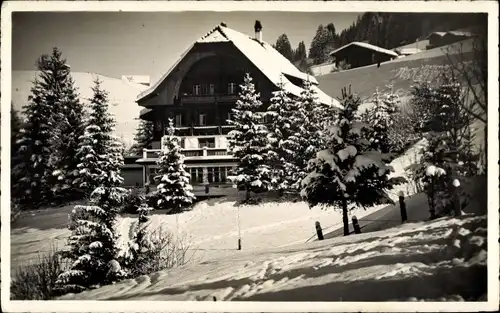 Ak Gstaad Saanen Kanton Bern, Hotel Pension Alpenblick, Winteransicht