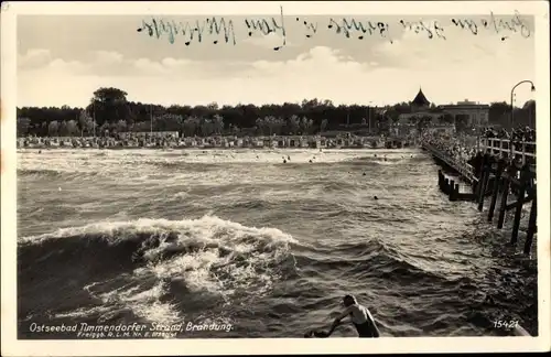 Ak Ostseebad Timmendorfer Strand, Blick auf die Brandung, Uferbereich, Wellengang