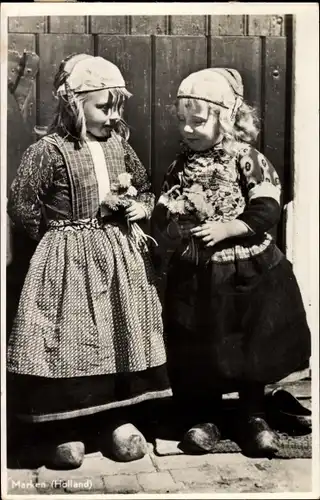 Ak Marken Nordholland Niederlande, Kleinkinder in Tracht, Mädchen