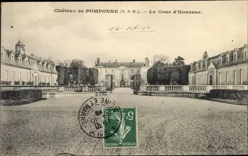 Ak Pomponne Seine et Marne, Chateau, La Cour d'Honneur