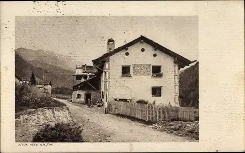 Ak Santa Maria im Münstertal Val Müstair Kt. Graubünden, Straßenpartie