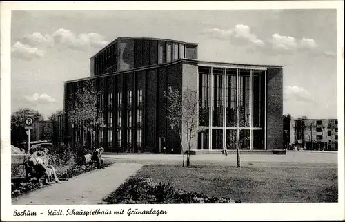 Ak Bochum im Ruhrgebiet, Städt. Schauspielhaus mit Grünanlagen