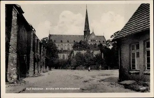 Ak Bad Doberan in Mecklenburg, Kirche mit Klosterbrauerei