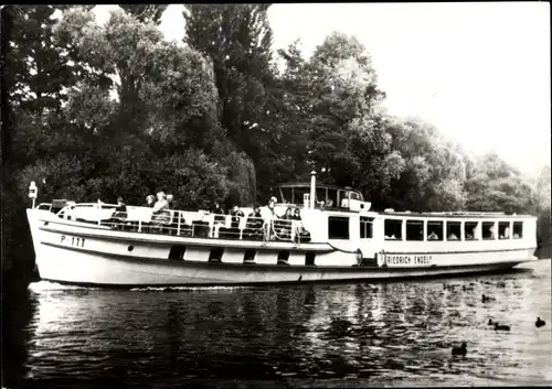 Ak Berliner Fahrgastschiffe, Salondampfer MS Friedrich Engels, P 111