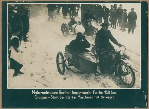 Foto Motorradrennen Berlin - Angermünde, Gruppenstart der starken Maschinen mit Beiwagen