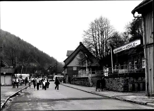 Foto Rübeland Oberharz am Brocken, Eingang zur Baumannshöhle, Autobusse, 1973