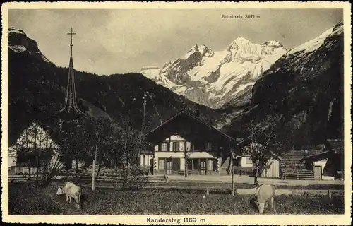 Ak Kandersteg Kanton Bern, Blick auf den Ort, Blümlisalp