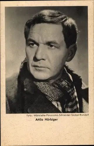 Ak Schauspieler Attila Hörbiger, Portrait mit Mantel und Schal