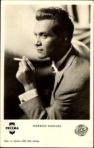 Ak Schauspieler Gordon Howard, Portrait, Zigarette