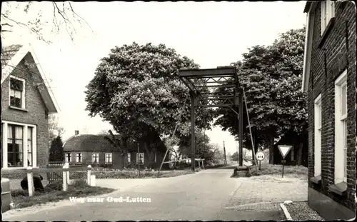 Ak Oud Lutten Overijssel, Weg, Brug