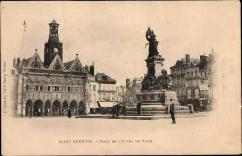 Ak Saint Quentin Aisne, Place de l'Hotel de Ville