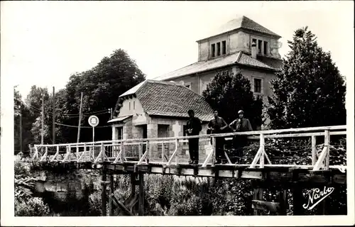 Ak Bourg Madame Pyrénées Orientales, Passerelle du Pont international