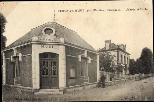 Ak Percy en Auge Calvados, Mairie et Ecoles