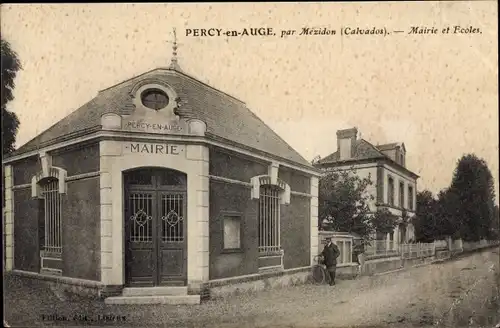 Ak Percy en Auge Calvados, Mairie et Ecoles