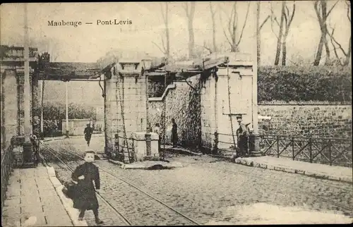 Ak Maubeuge Nord, Pont Levis