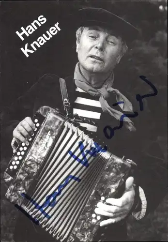 Ak Sänger und Entertainer Hans Knauer, Portrait mit Akkordeon, Autogramm