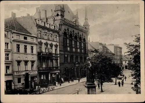 Ak Toruń Thorn Westpreußen, Artushof, Kopernikusdenkmal, Adler Apotheke