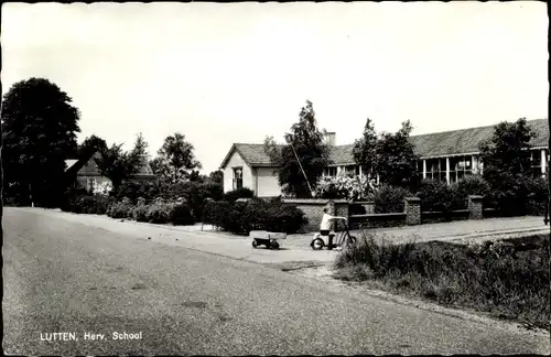 Ak Lutten Overijssel, Herv School