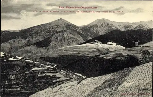 Ak Mont Louis Pyrénées Orientales, Panorama de Montagnes, vue prise de la Ville