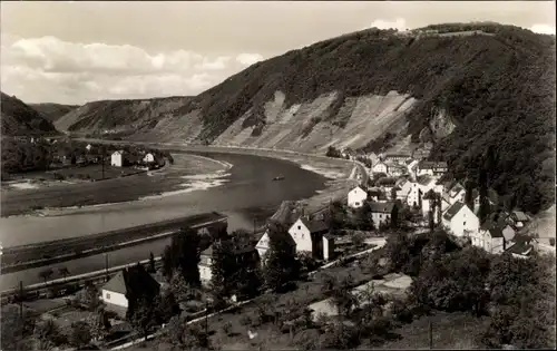 Ak Brodenbach Mosel, Blick vom Kriegerdenkmal auf den Ort