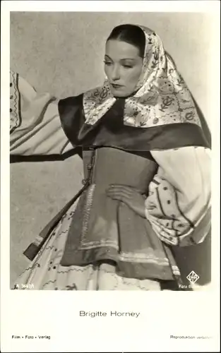 Ak Schauspielerin Brigitte Horney, Portrait, Tracht