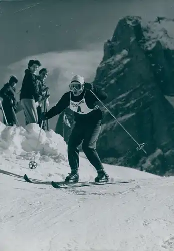 Foto Wintersport, Skifahrer Hofherr, Startnummer 4