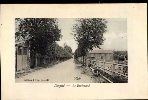 Ak Dozulé Calvados, Le Boulevard