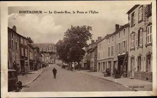 Ak Pontaumur Puy de Dôme, Grande Rue, La Poste et l'Eglise