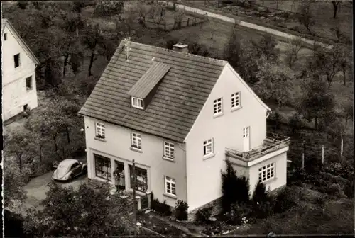 Ak Arborn Greifenstein Dillkreis Hessen, W. Nix Gemischtwaren und Pension, Luftbild