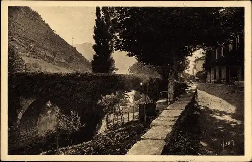 Ak Bidarray Pyrénées Atlantiques, Le vieux Pont en dos d'ane sur la Nive