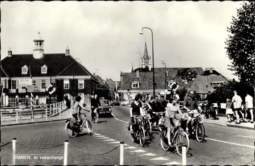 Ak Ommen Overijssel, In Vakantietijd, Fietsen