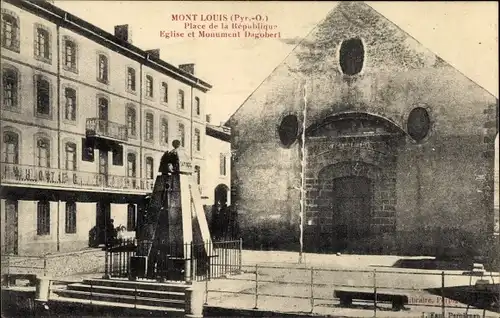 Ak Mont Louis Pyrénées Orientales, Place de la Republique, Eglise et Monument Dagobert